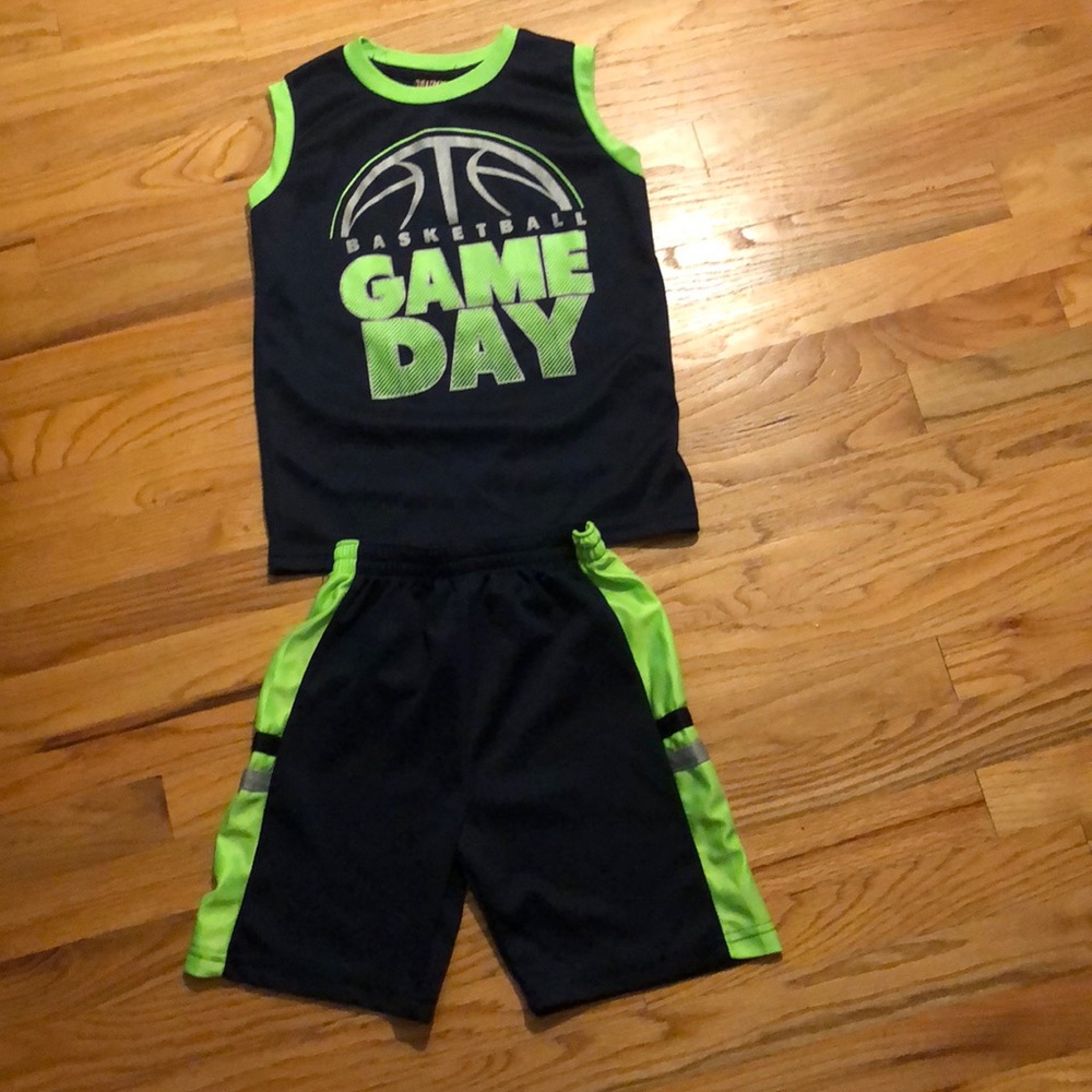Matching basketball set